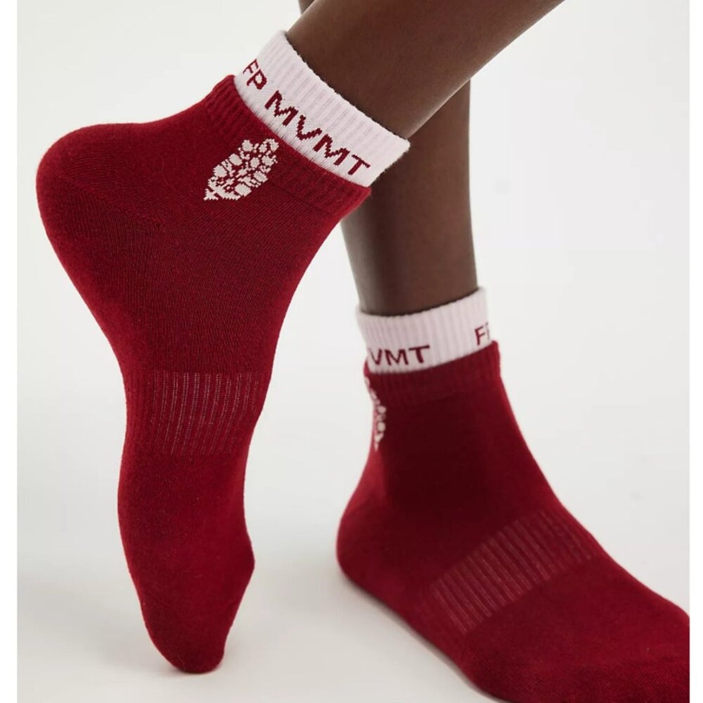 Free People Quarter Crew Court Socks in Wine / Blush