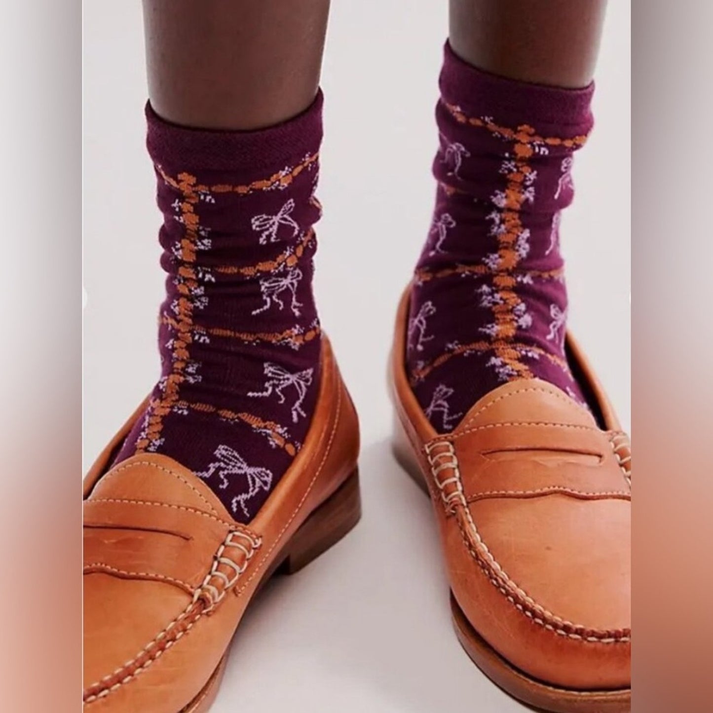 Free People Tie A Bow Ankle Socks in Raspberry Ice