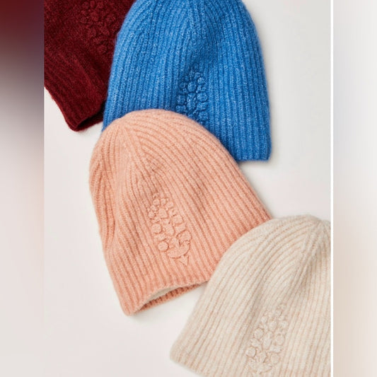 Free People Major Mogul Buti Beanie in Peach